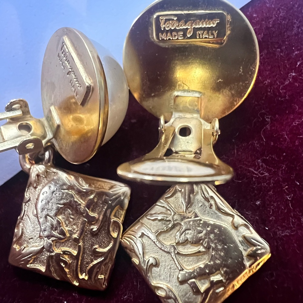 Salvatore Ferragamo Vintage Clip-on Earrings. - Picture 4 of 6